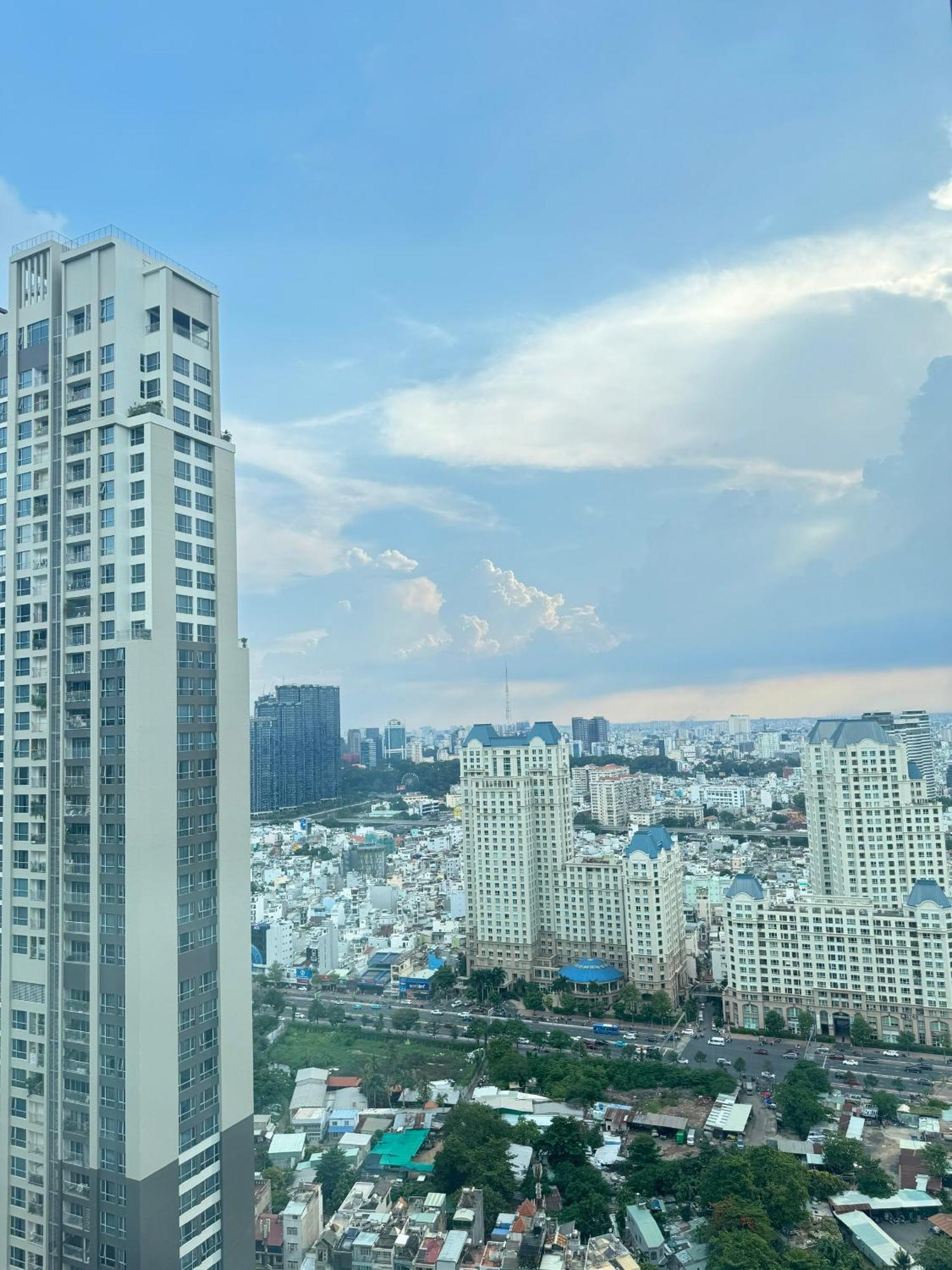 Landmark Luxury Residence - Luna Apartment Хошимин Экстерьер фото